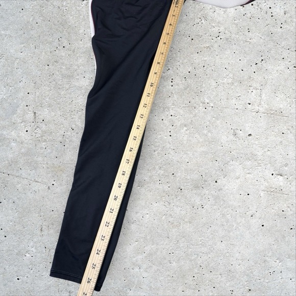 Michi Ribbed Side Pockets White Black Burgundy Leggings Sz M - Picture 6 of 7